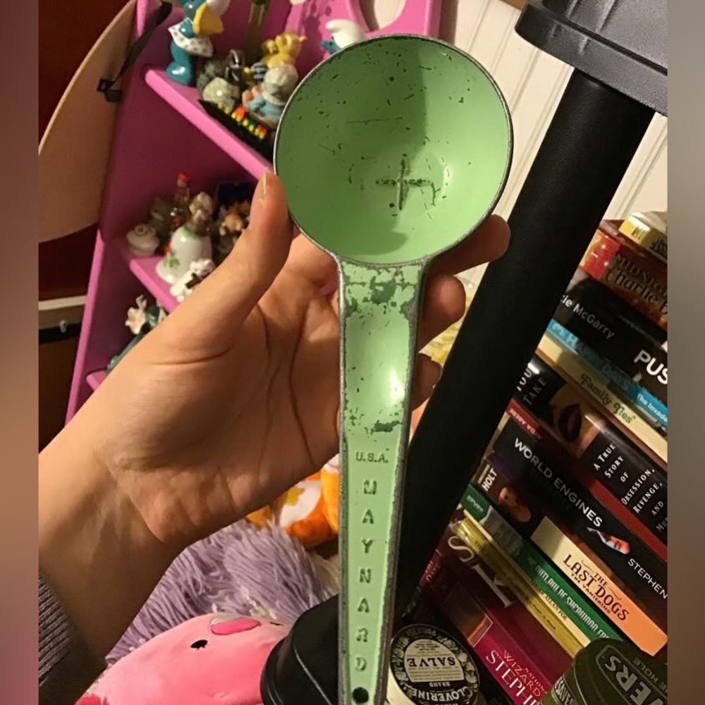 Vintage M A Y N A R D ice cream scoop